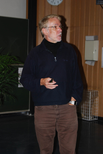 Prof. Dr. Knud Nierhaus, the guest lecturer invited by BioStruct , took the audience along on a journey into the fascinating world of protein synthesis at the ribosome. 
