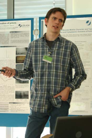 The presentation of Kai Cormann, Bochum, offered insight into the solution structure of Psb27, a membrane-extrinsic subunit of photosystem II.