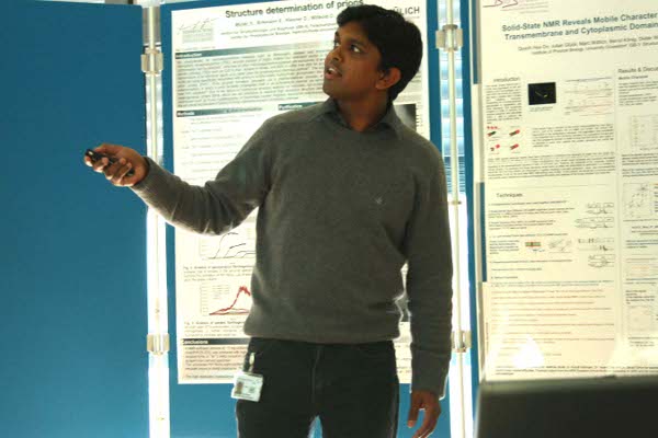 Dr. Santhosh Ayalur-Karunakaran, currently Postdoc in Jülich, presented solid-state NMR data from his PhD project conducted in Prof. Blümich’s laboratory at the RWTH in Aachen.
